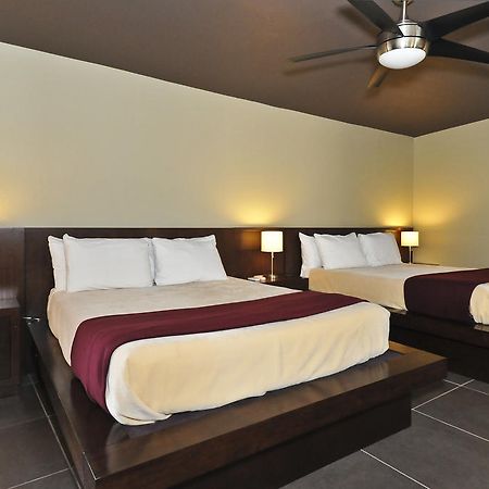 Bearfoot Inn - Clothing Optional Hotel For Gay Men Palm Springs Luaran gambar